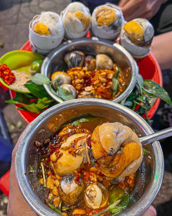 Món trứng vịt lộn