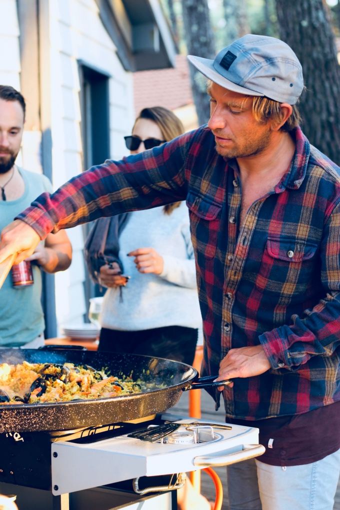 Người Valencia coi Paella là một trong những biểu tượng tạo nên thương hiệu cho riêng mình. Ảnh: Petr Sevcovic.