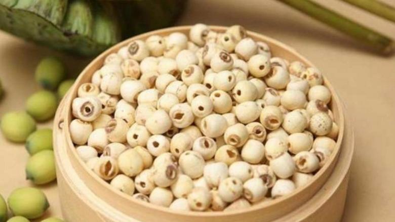 Đồng Tháp được mệnh danh là xứ sở sen bởi sen ở đây có vị ngọt, tính mát, mùi thơm đặc biệt và vị đậm đà