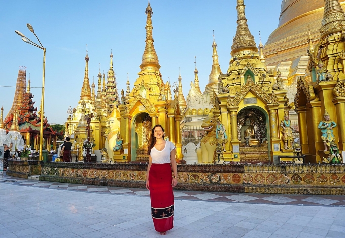 Hãy chọn những bộ trang phục kín đáo khi tham quan đền chùa ở Myanmar. Ảnh: Gody.
