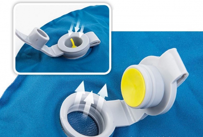 Gối cổ du lịch dạng hơi phù hợp với chiếc vali ít diện tích. Ảnh: Zemzemshop.