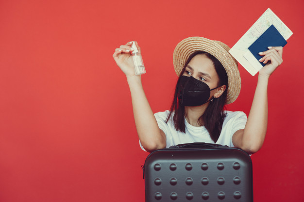Dung dịch dạng xịt sẽ là vũ khí tự vệ giúp nàng chống lại những trường hợp bị tấn công bất ngờ (Ảnh: Freepik)