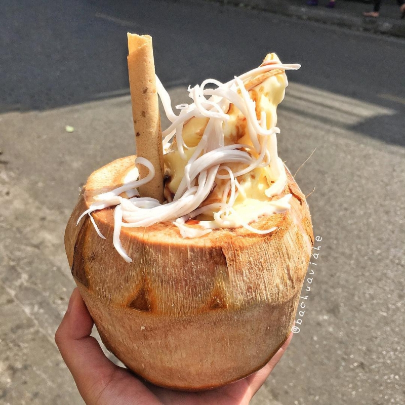 Kem dừa đầy ắp topping