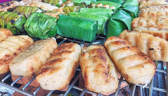 Bánh chuối nếp nướng (17k) - Món ăn đường phố Sài Gòn