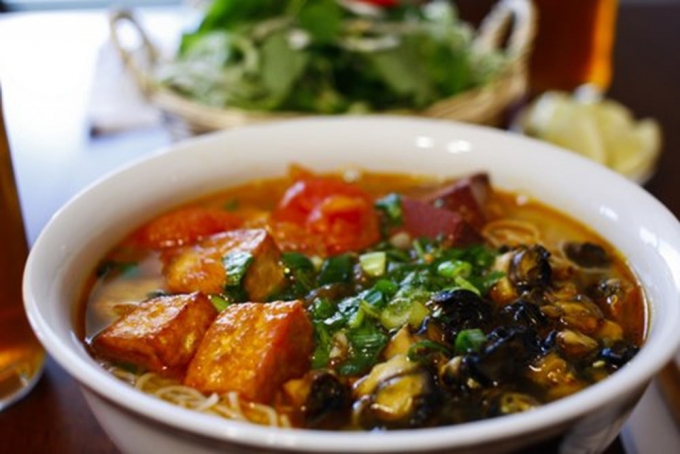 Canh bún ốc (15k) - Món ăn đường phố Sài Gòn