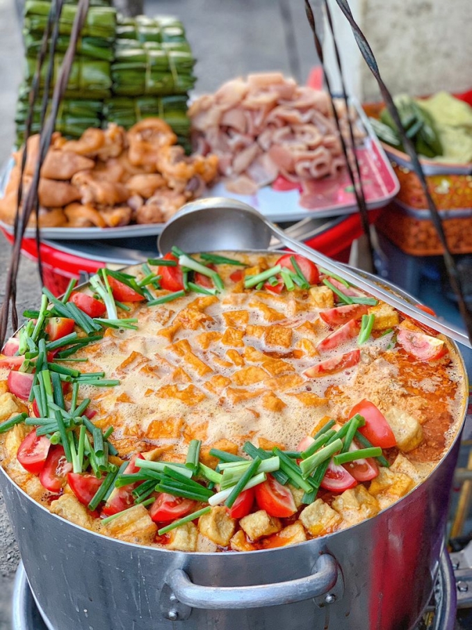 Bún riêu gánh Châu Đốc (20k) - Món ăn đường phố Sài Gòn