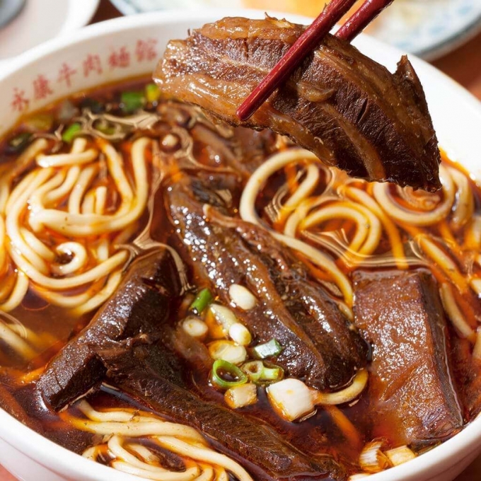 Bát mỳ bò đầy đặn chắc chắn sẽ thỏa mãn vị giác của bạn