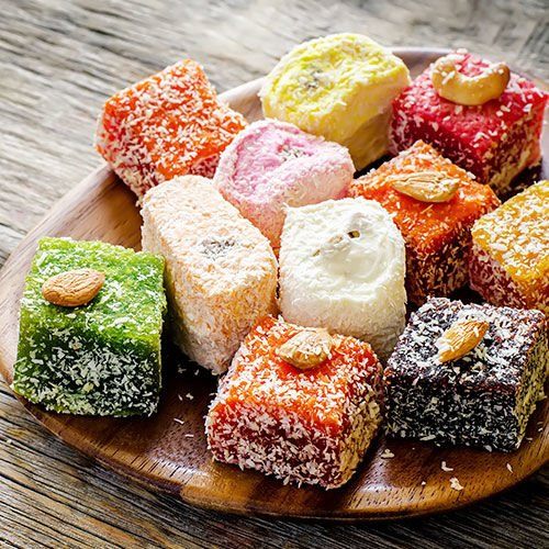 Với màu sắc sặc sỡ, Lokum thu hút rất nhiều thiện cảm từ các thực khách