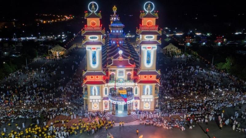 Kiến trúc độc đáo của Tòa Thánh Tây Ninh By: Dương Vĩnh Tuyên