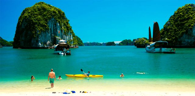 Vịnh Lan Hạ đẹp như trong tranh