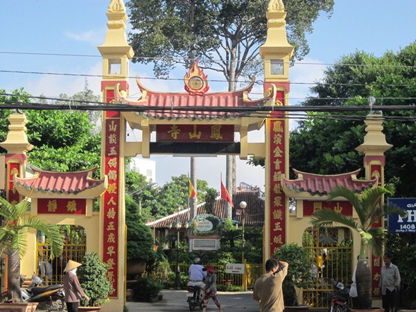 Chùa Phụng Sơn - ngôi chùa cầu may nổi tiếng ở Sài Gòn