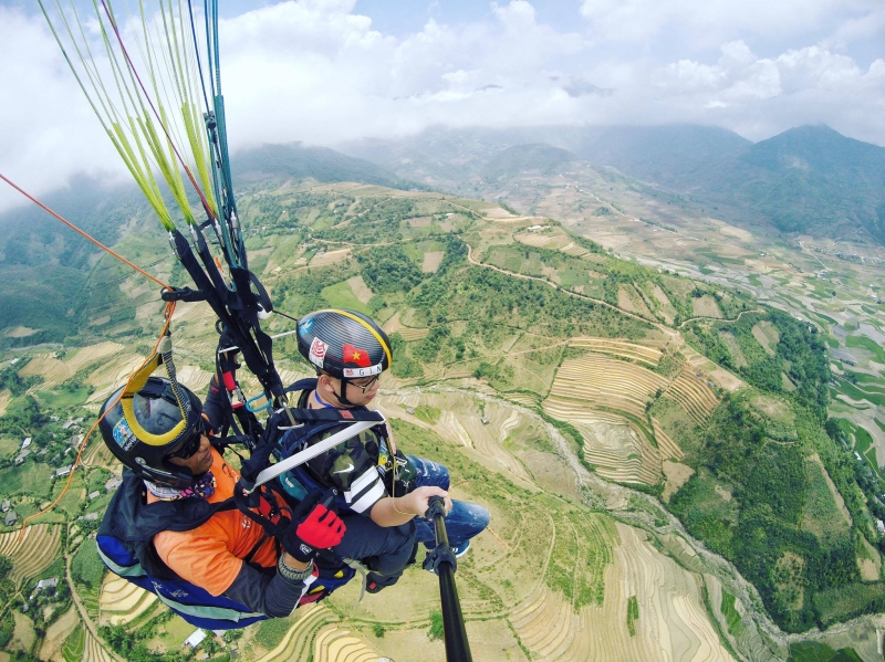 Hàng năm cứ đến dịp tháng 9, ở đây lại diễn ra lễ hội bay trên mùa vàng