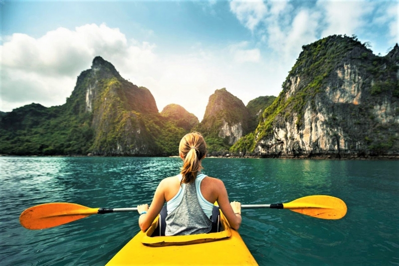 Du lịch Hạ Long - Chèo thuyền Kayak