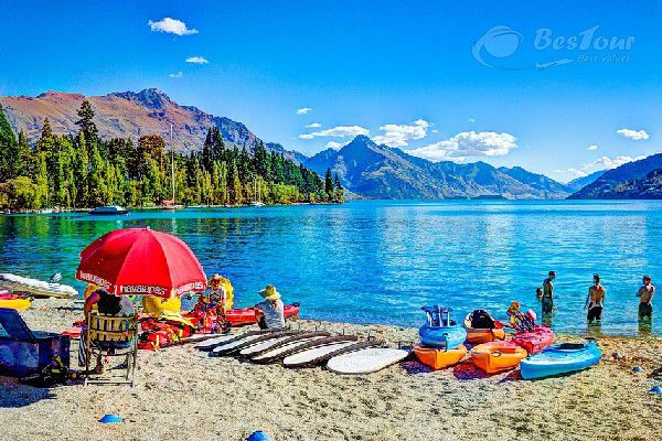 Khung cảnh tuyệt đẹp bên cạnh hồ ở Queenstown
