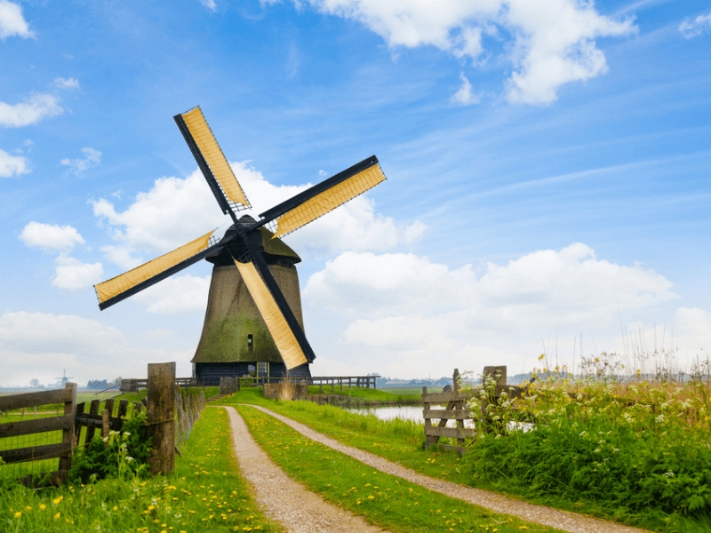 Top 5 địa điểm du lịch Hà Lan - Cối xay gió ở Kinderdijk
