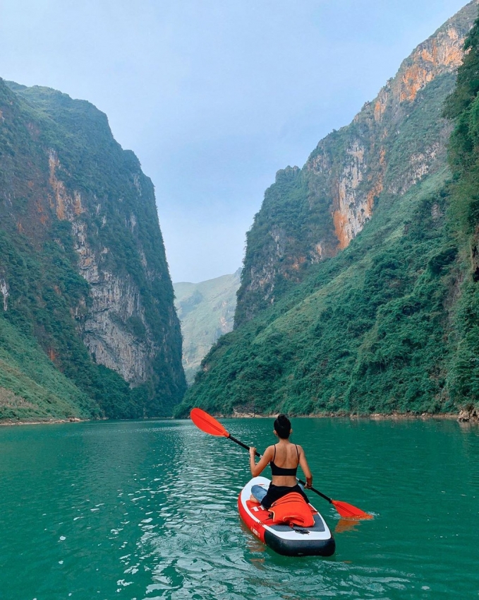 Chèo kayak view đẹp tại Hà Giang