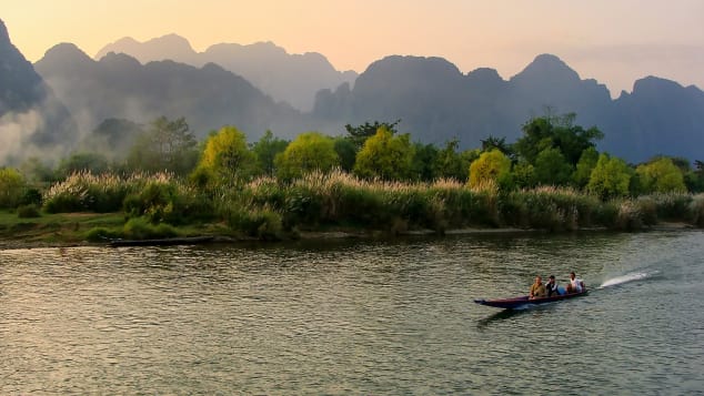 Dòng sông Nam Song hiền hòa là nét đặc trưng của Vang Vieng Ảnh: CNN