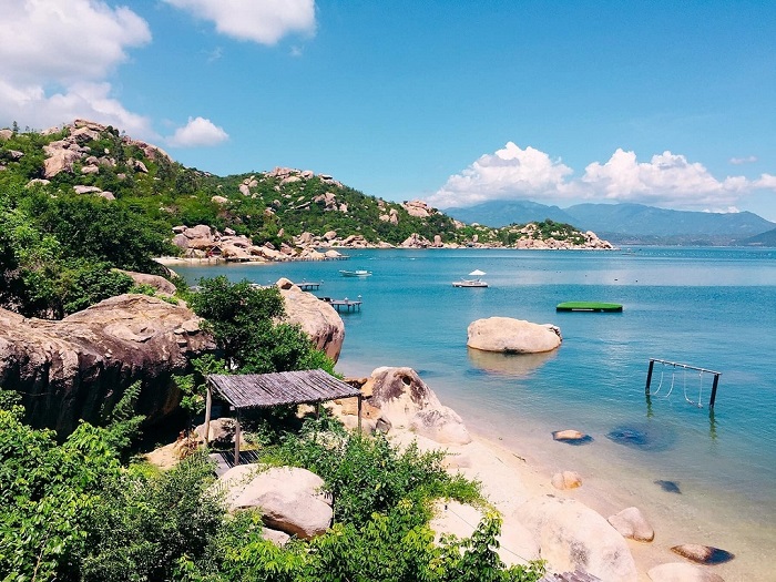 Đảo Bình Lập là một trong các địa điểm du lịch ở Nha Trang