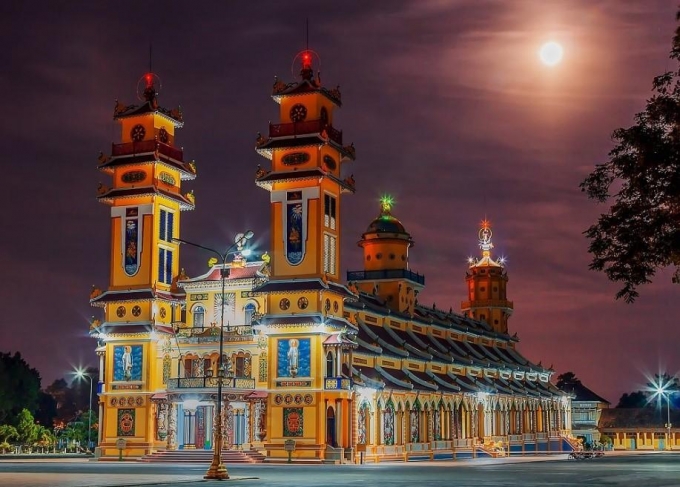 Du lịch Tây Ninh đừng quên ghé - Tòa thánh Tây Ninh