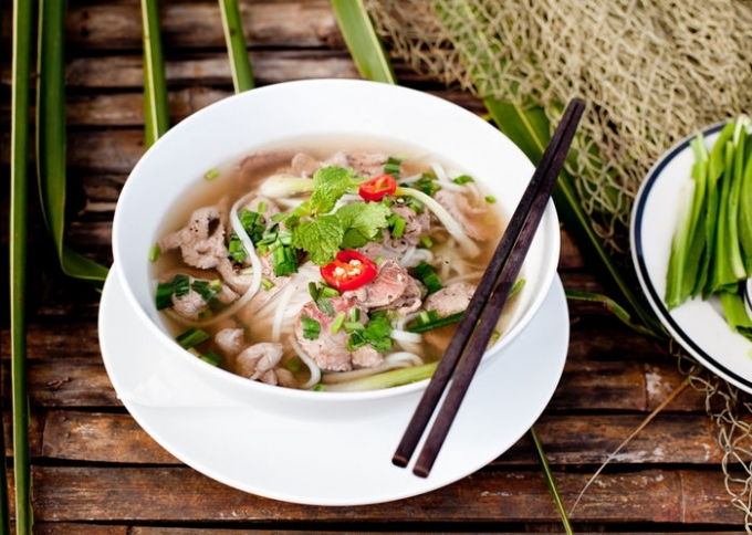 Phở (Việt Nam): Đây là món ăn mà bất kỳ người nước ngoài nào qua Việt Nam cũng phải thử qua một lần