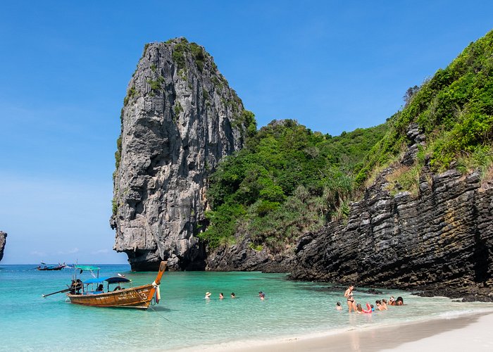 Phuket là hòn đảo du lịch nổi tiếng bậc nhất Thái Lan