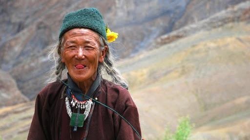 Người Tây Tạng chào nhau một cách vui vẻ nhất