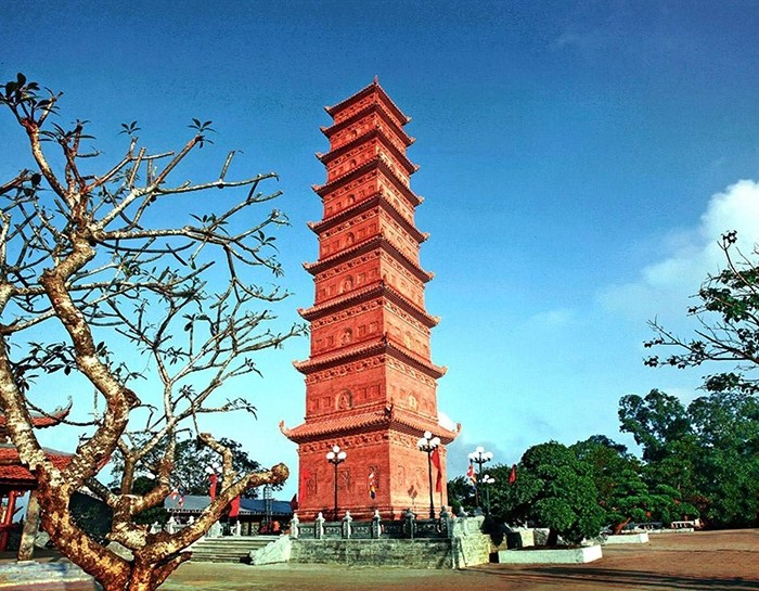 Tháp Tường Long được xây dựng từ thời vua Lý Thánh Tông