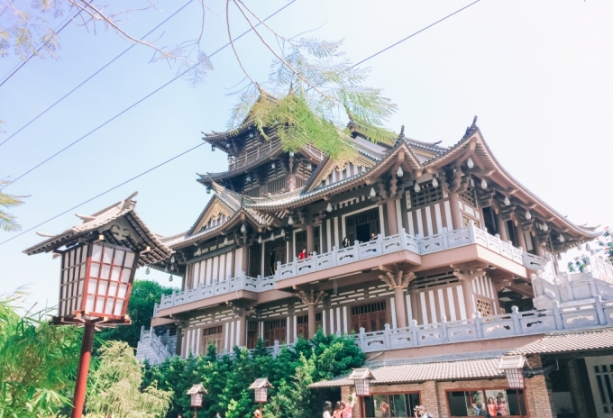 Tu viện Khánh An là một trong những điểm đến thu hút nhiều du khách ở thành phố Hồ Chí Minh