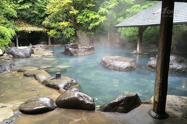 doc-dao-tam-suoi-khoang-onsen-tai-nhat-ban1