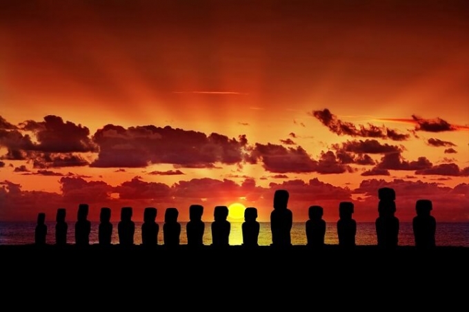 easter-island-kiss-2342