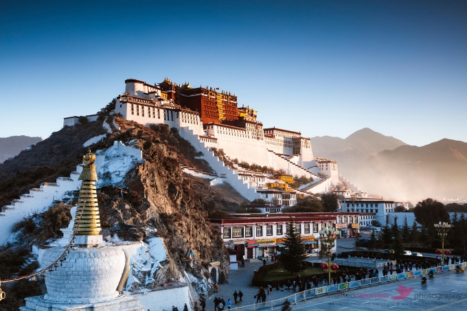 Cung điện Potala là cung điện cao nhất thế giới, tọa lạc ở thành phố Lhasa, Tây Tạng Ảnh: Weibo