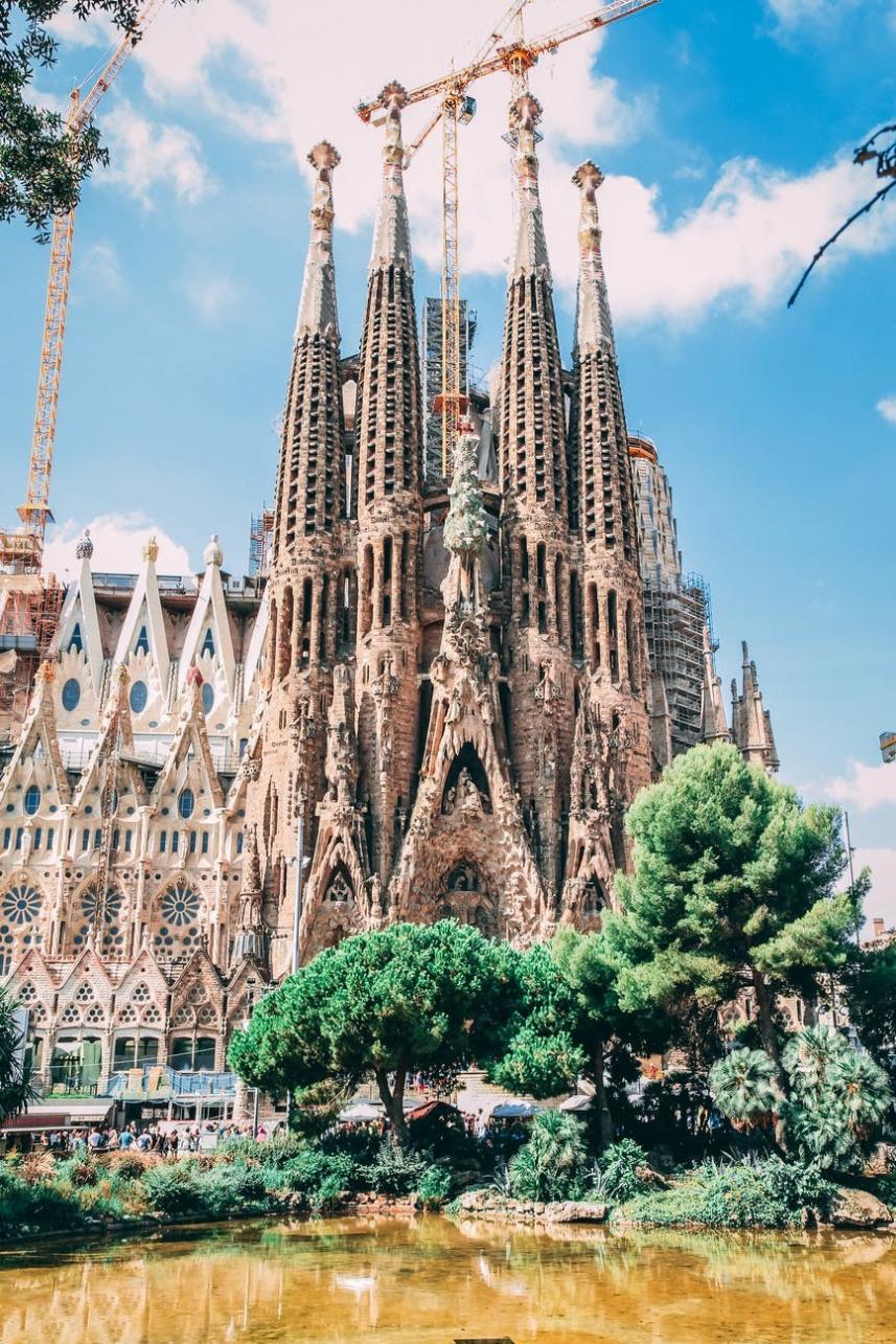 Sagrada Familia ở Barcelona