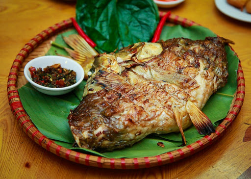 Ẩm thực Mù Cang Chải với cá suối nướng (Pa pỉnh tộp)