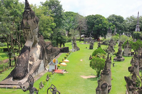 Ghe-tham-vuon-tuong-Phat-tai-Lao-Nhu-lac-vao-tien-canh