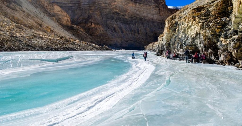 Đây là một con sông nổi tiếng ở thung lũng Zanskar vẫn bị đóng băng trong mùa đông