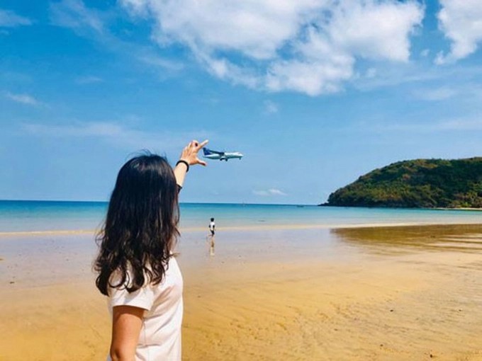 Bắt gặp khoảnh khắc máy bay hạ cánh tại Đầm Trầu