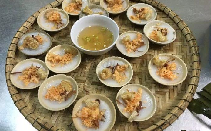 Quán Hạnh là một trong những quán bánh bèo ở Huế ngon nhất mà bạn nên thử khi đến với cố đô