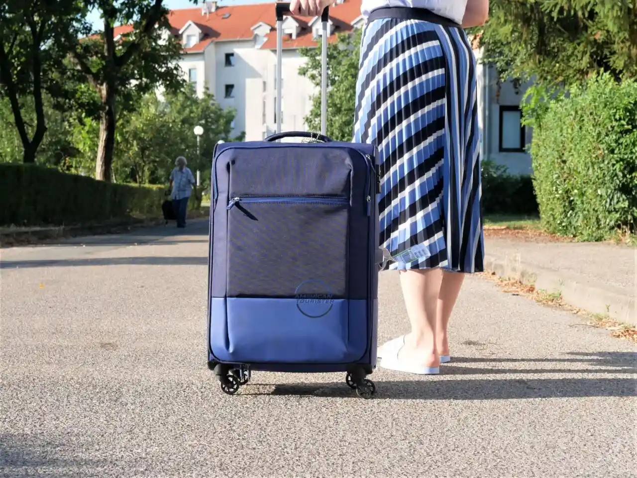 Blue-rolling-luggage