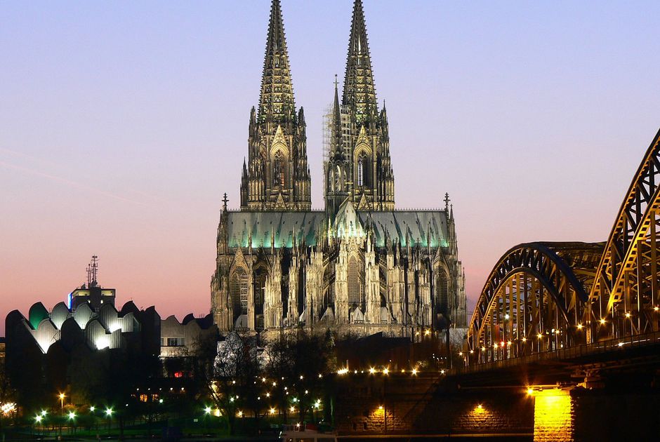 Nhà thờ Cologne là một trong những nhà thờ Gothic nổi tiếng nhất ở châu Âu