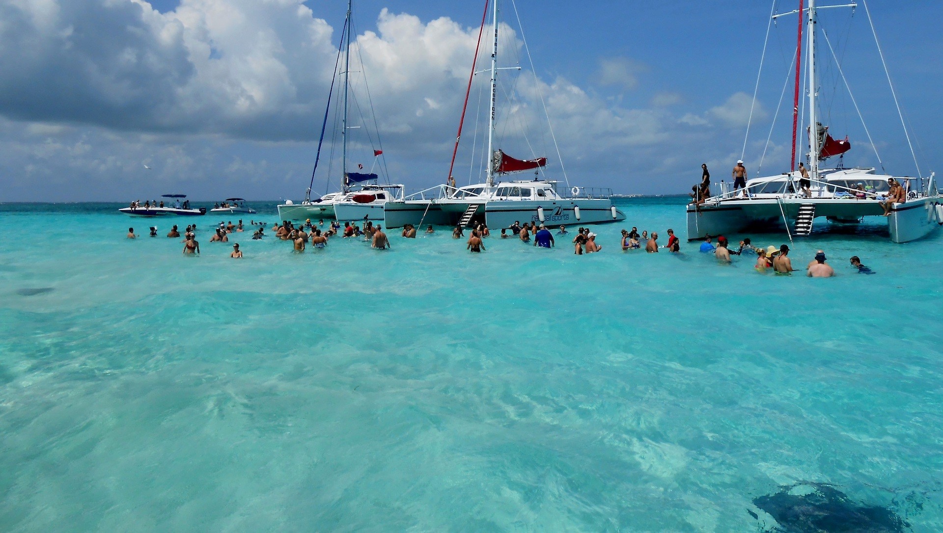 Bãi biển Seven Mile đã được giới thiệu là một trong những bãi biển tốt nhất của vùng Caribe