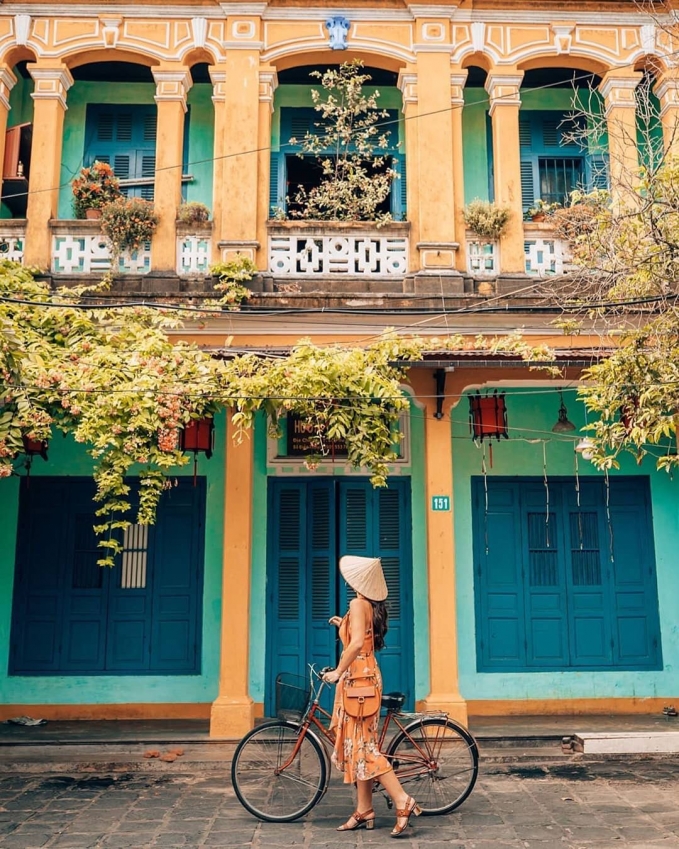 Dừng chân check in trước nhà cổ ở Hội An (Ảnh: @hoiantown)