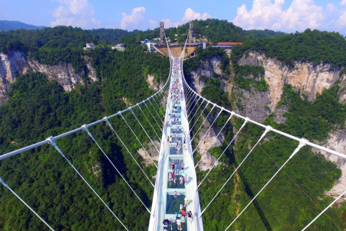 Cây cầu kính cao nhất thế giới
