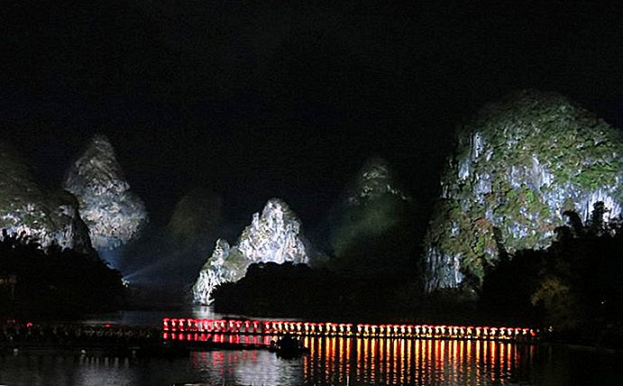 Buổi biểu diễn ánh sáng ở Yangshuo
