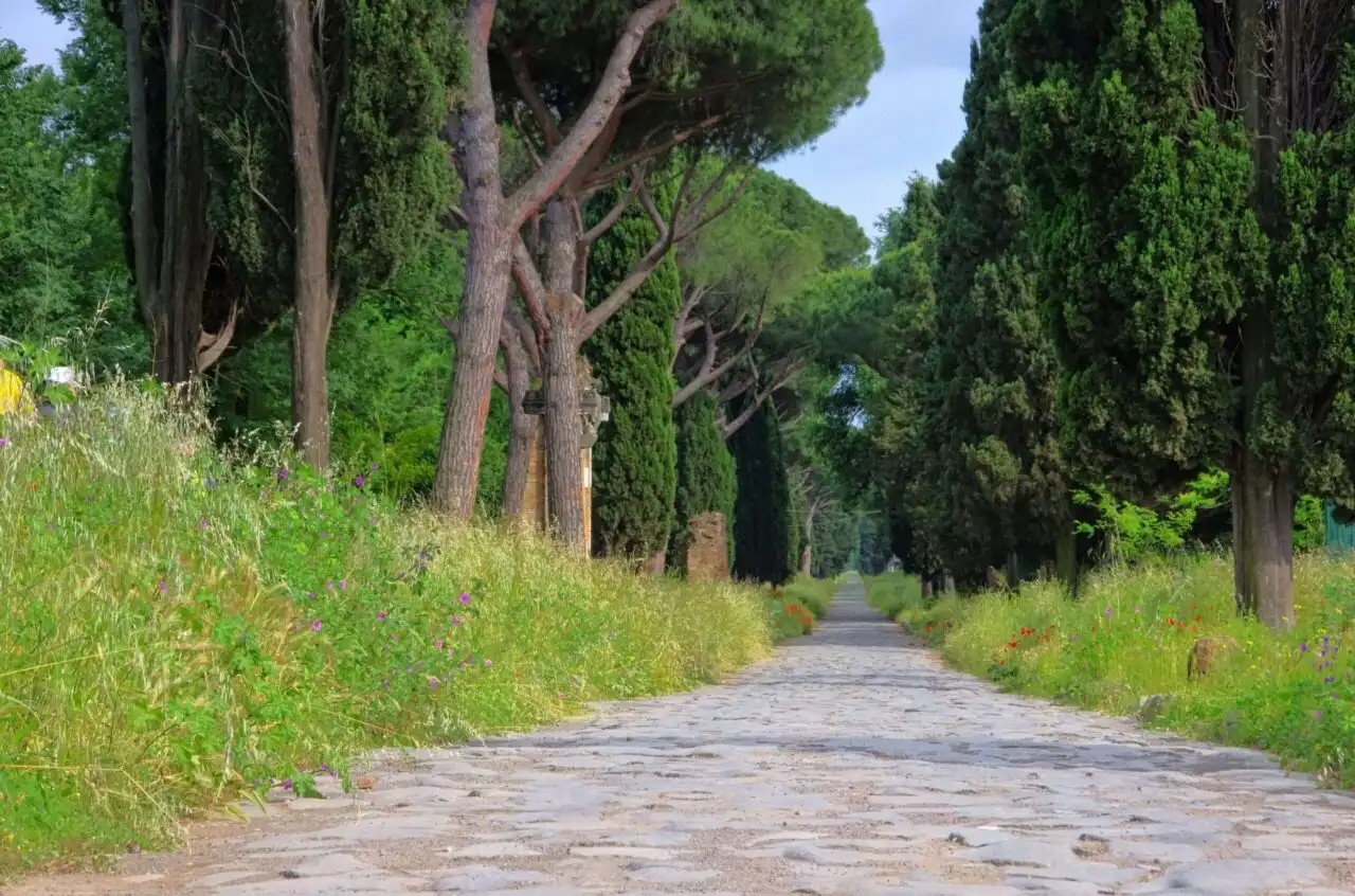 Old-Roman-road-history-of-travelling