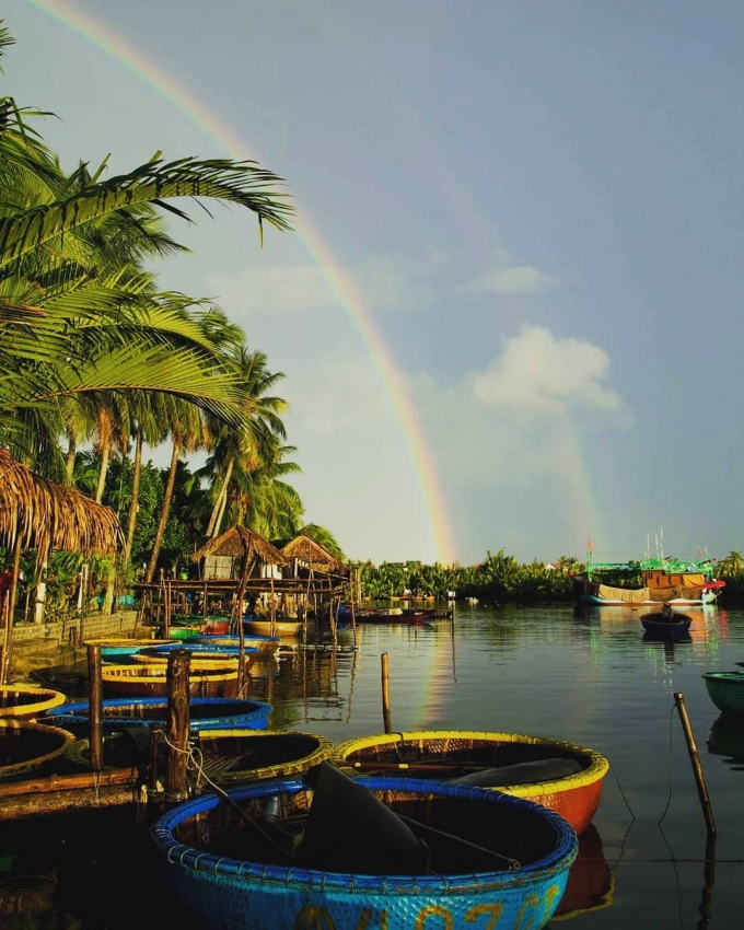 Cuộc sống sinh hoạt ngay bên bờ sông