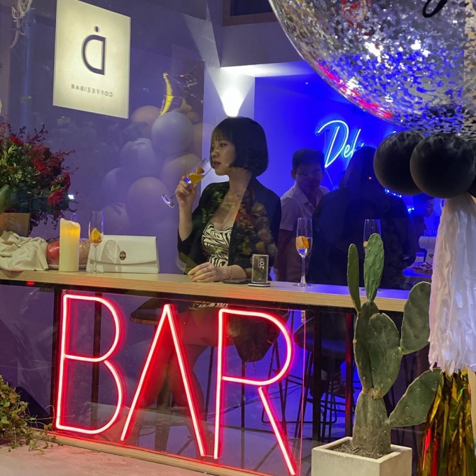 Buổi tối tại Define. Ảnh: Facebook Define Coffee & Bar