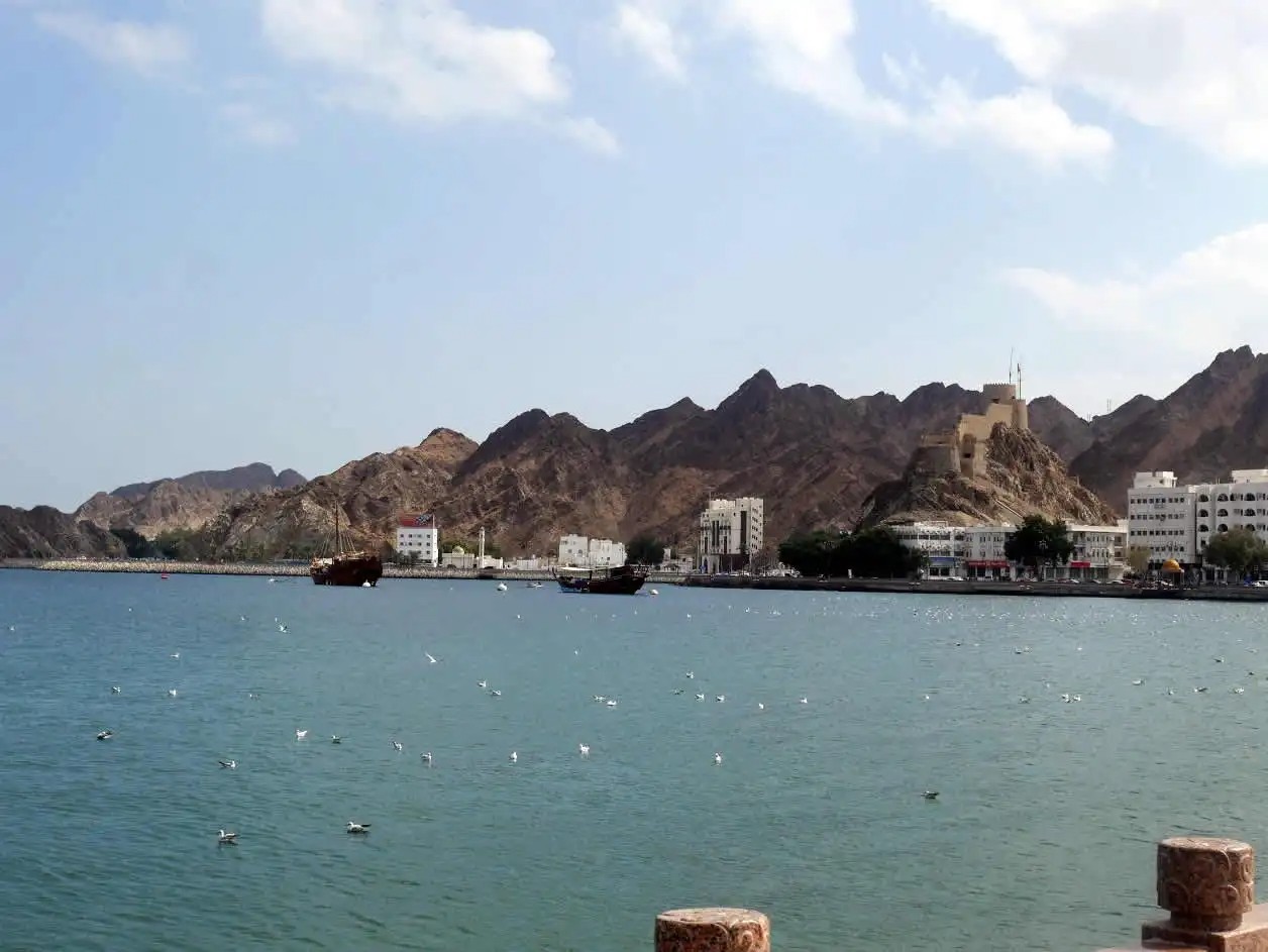 Mutrah-Fort-in-old-part-of-Muscat