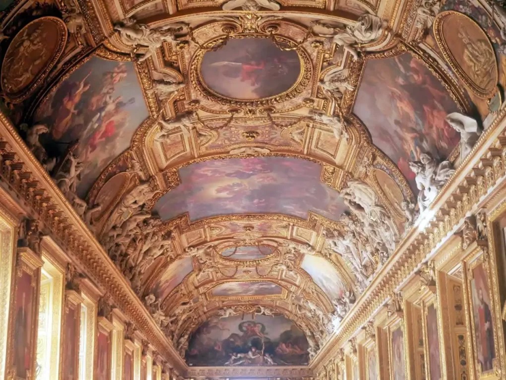 Ceiling-frescoes-inside-the-Louvre-museum-in-Paris-1020x766