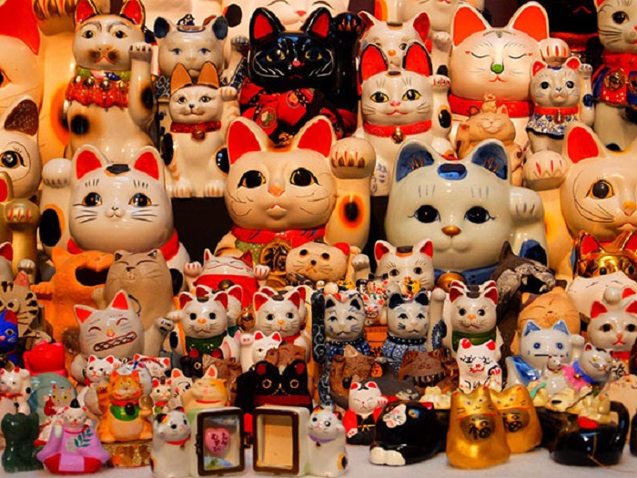 meo-than-tai-Maneki-Neko-2-japan