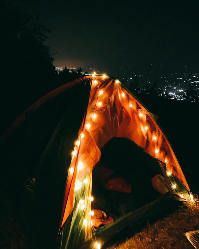 Mọi người đến đây để cắm trại và trải nghiệm